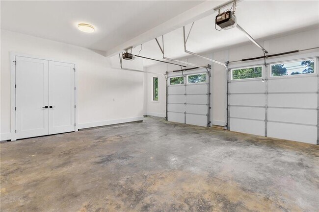 Building Photo - 2278 Tally Dr