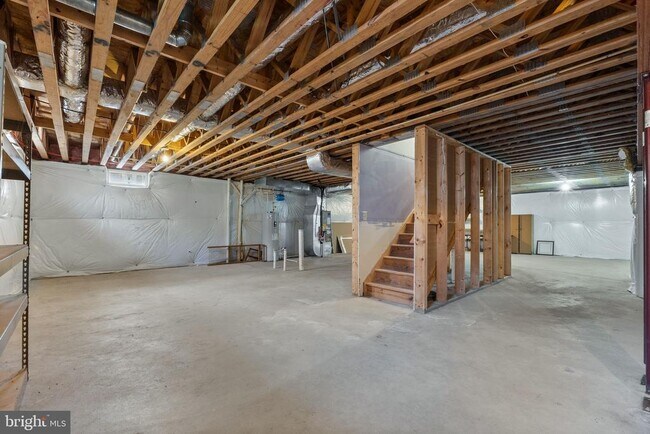Building Photo - 100 Woodlands Ln