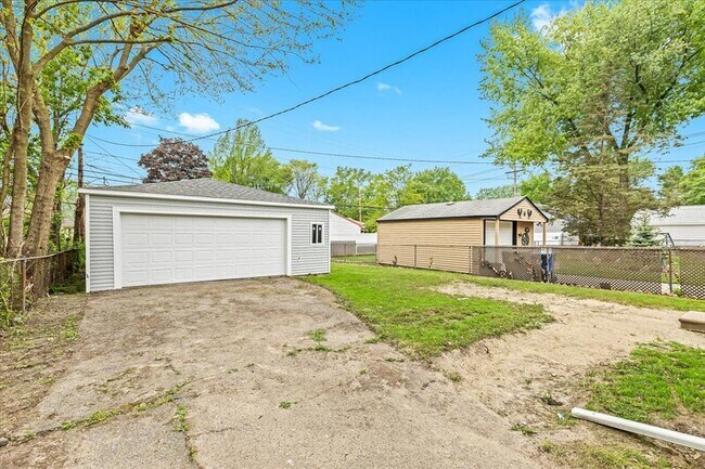 Building Photo - 20481 Delaware Ave