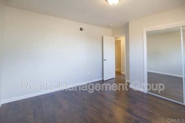 Building Photo - 888 Narwhal St