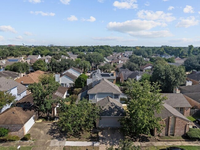 Building Photo - 8514 Deer Meadow Dr