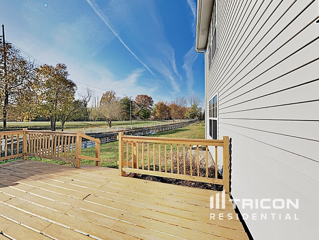 Building Photo - 10333 Liverpool Way