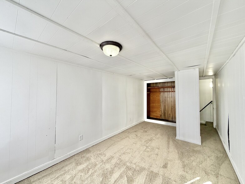 Building Photo - 923 Randall St