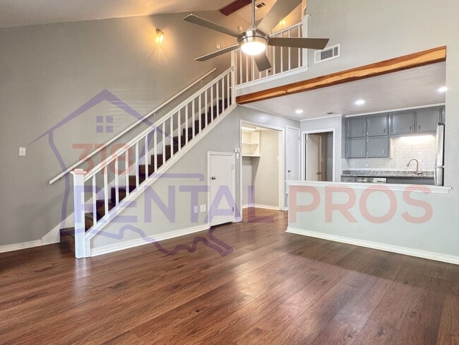 Building Photo - 2 Bed, 2 Bath Townhouse in Ruston!
