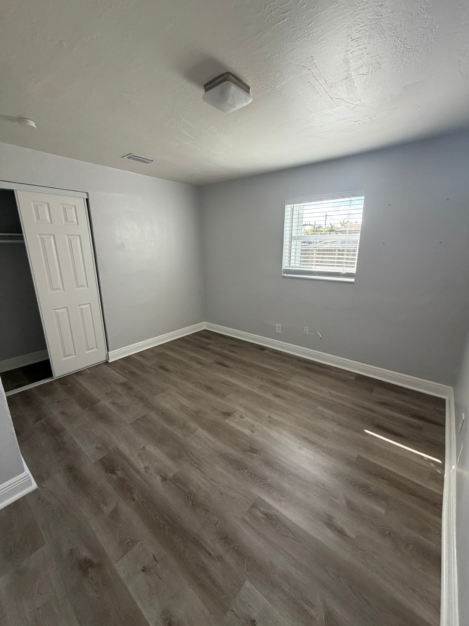 Building Photo - 6120 SW 38th St