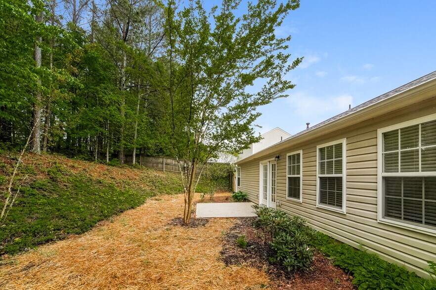 Building Photo - 228 Red Maple Way