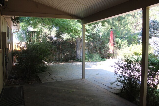 Building Photo - Gorgeous 2 Story Home in Columbine West!