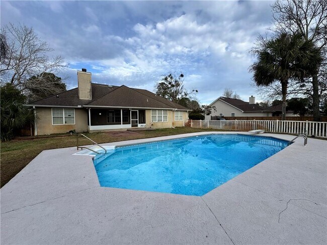 Building Photo - 183 Wood Crest Cir