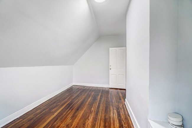 Building Photo - Three Bedroom in Cincinnati!