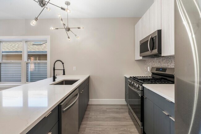 Building Photo - 6110 Fillmore Pl