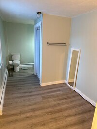 Building Photo - 310 Main St