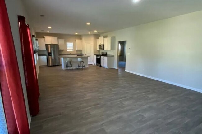 Building Photo - 1044 Fairfield Dr