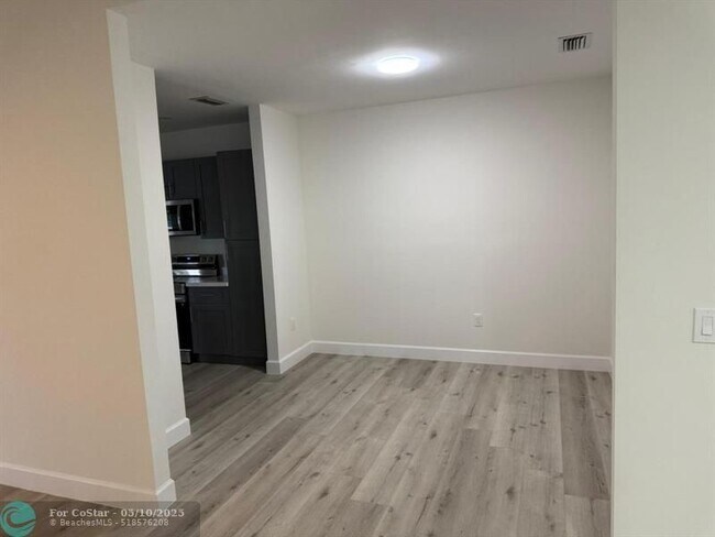 Building Photo - 16364 Malibu Dr