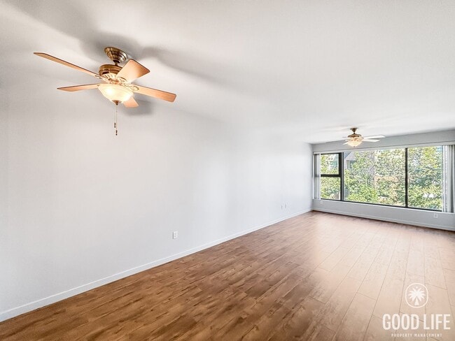 Building Photo - Beautiful 1BD/1BA Condo in Downtown W/ Off...
