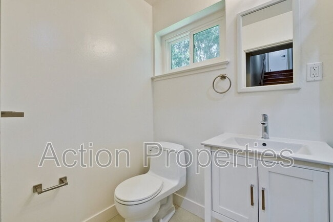 Building Photo - 2329 Trenton Dr