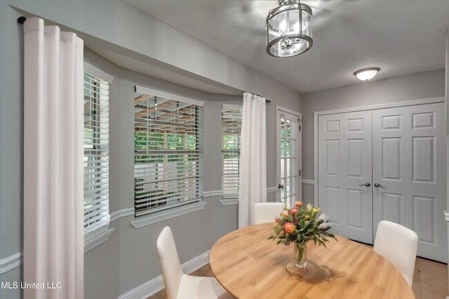 Building Photo - 348 Durham Ct