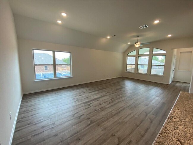 Building Photo - 712 Clear Spring Ln