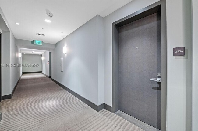 Building Photo - 1080 Brickell Ave