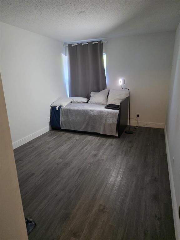 Building Photo - 1833 NW 12th Ave