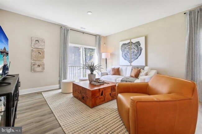 Building Photo - 112 Charing Cross Dr