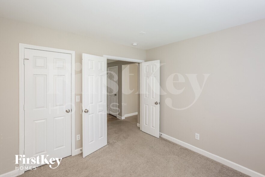 Building Photo - 1011 Bridleside Dr