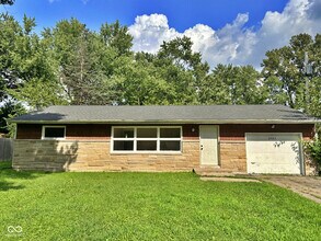 Building Photo - 2725 Kristen Dr W