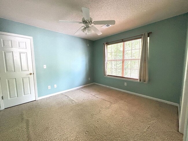 Building Photo - Available now. Great 3 BR/2.5 BA Home Avai...
