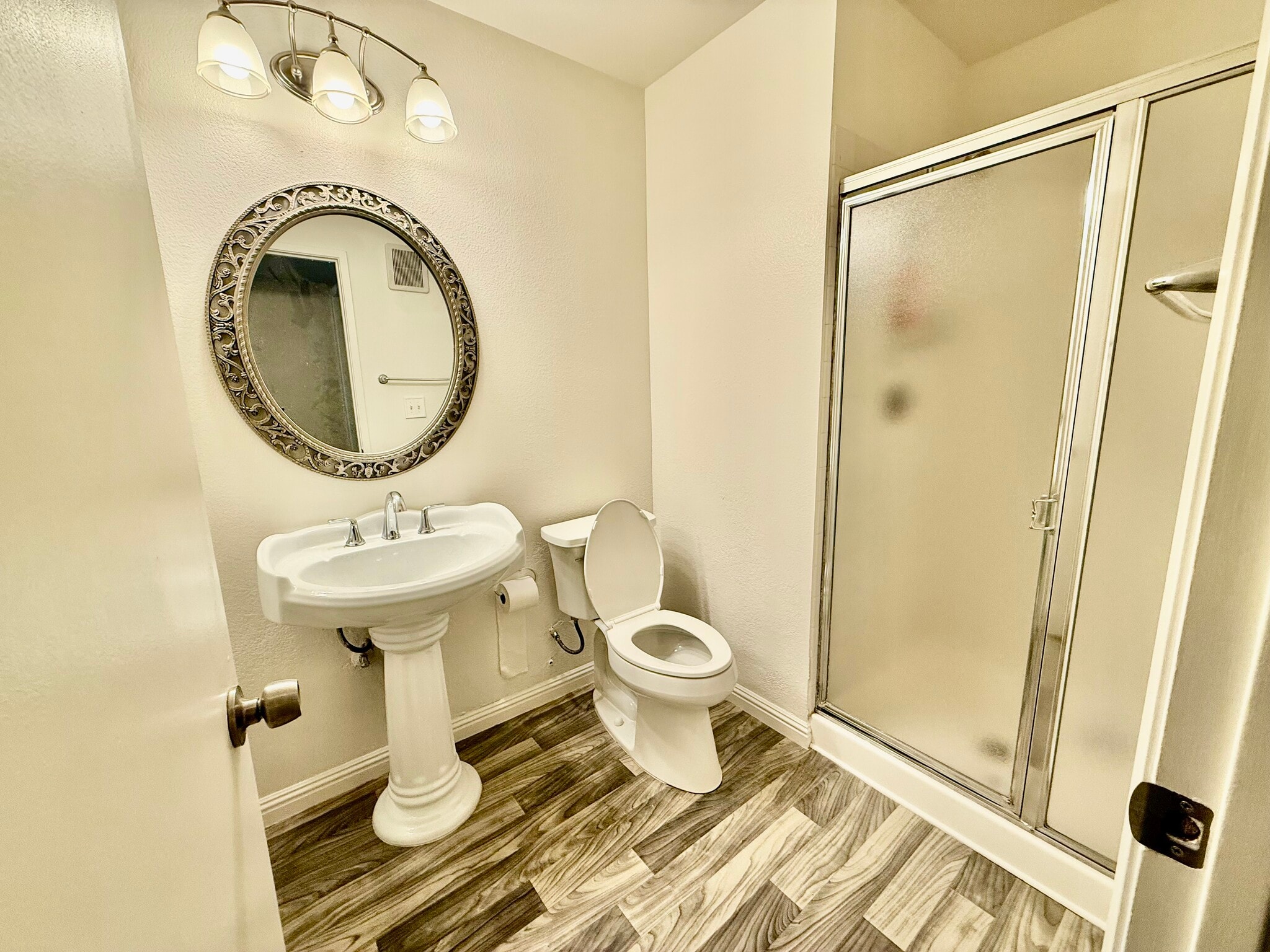 Downstairs bathroom - 2847 Honeysuckle Cir