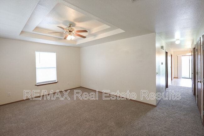 Building Photo - 2223 W Roselawn St