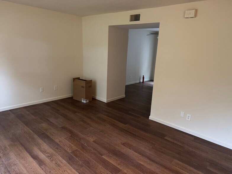 Building Photo - 1022 Parrish Rd