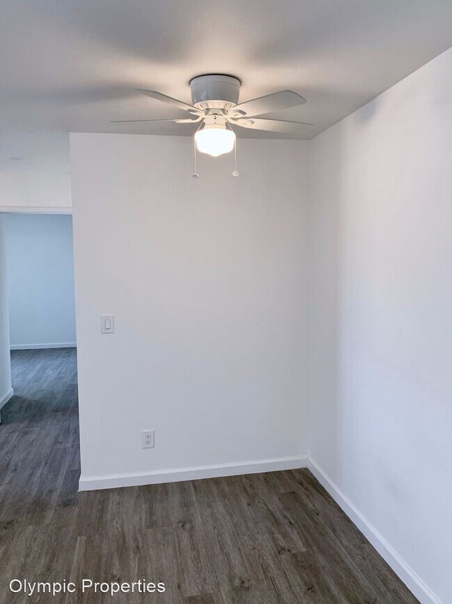 Building Photo - 3746 Mentone Ave