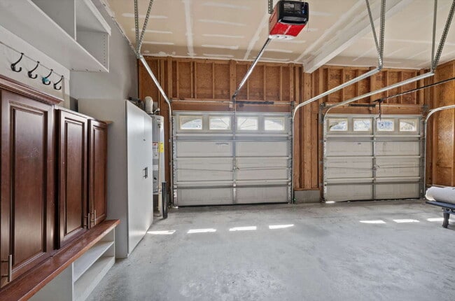 Building Photo - 930 Pristine Ln