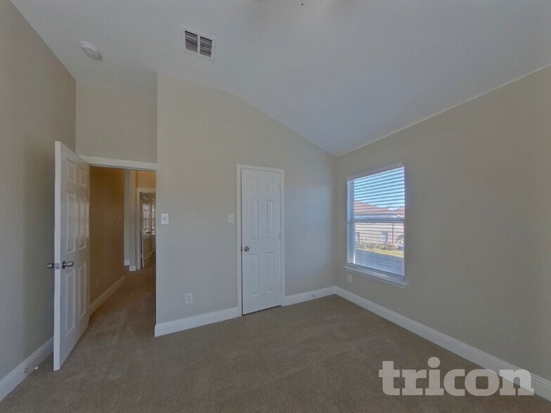 Building Photo - 7415 Cresswell Dr