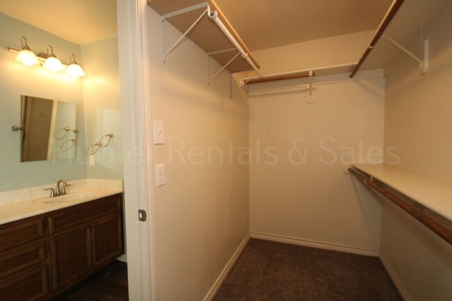 Building Photo - 4 Bedroom in Copperas Cove’s House Creek N...