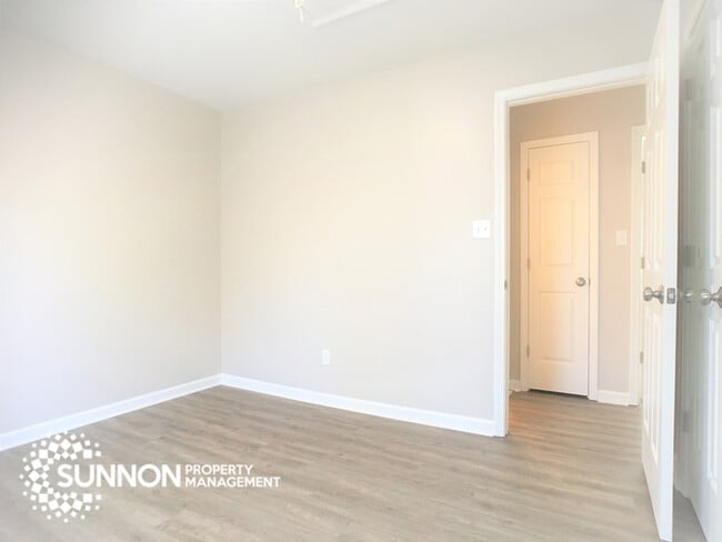 Building Photo - 4 Bed 2.5 Bath in Woodstone with Fenced Yard