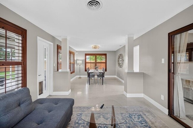 Building Photo - 2407 NE 17th Terrace