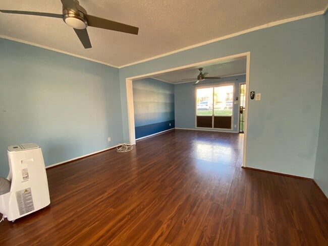 Building Photo - 98-1387-1387 Nola St