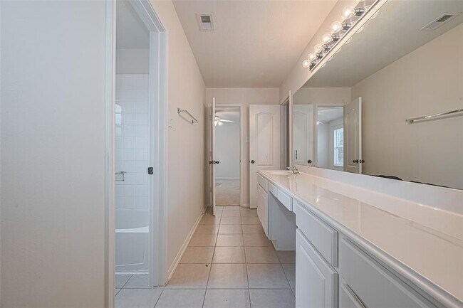 Building Photo - 3822 Auburn Grove Cir