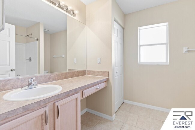 Building Photo - 15 Firtree Ln