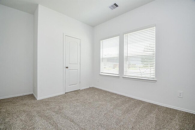 Building Photo - 6023 Ginevra Summers Dr