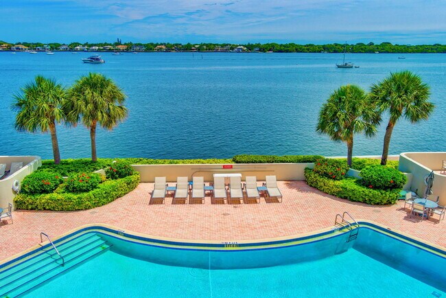 Building Photo - 134 Lakeshore Dr