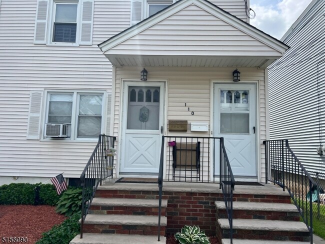 Primary Photo - 110 Anchor Pl
