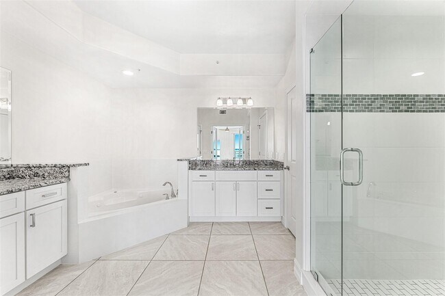 Building Photo - 1435 S Harbor City Blvd