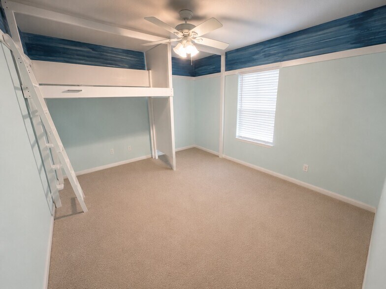 Building Photo - 136 Pine Arbor Cir