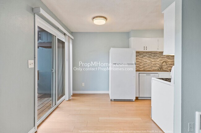 Building Photo - Well-Located Tigard Apartment – Cozy, Clea...