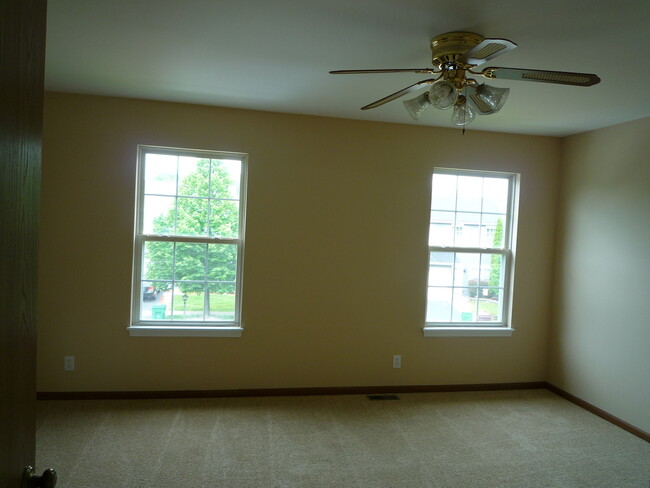 Building Photo - 14039 S Oakdale Cir