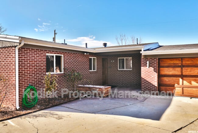 Building Photo - 2266 Brentwood Cir
