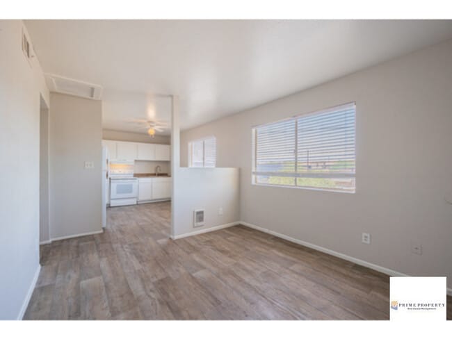 Building Photo - $500 OFF FIRST MONTH'S RENT MOVE IN SPECIA...