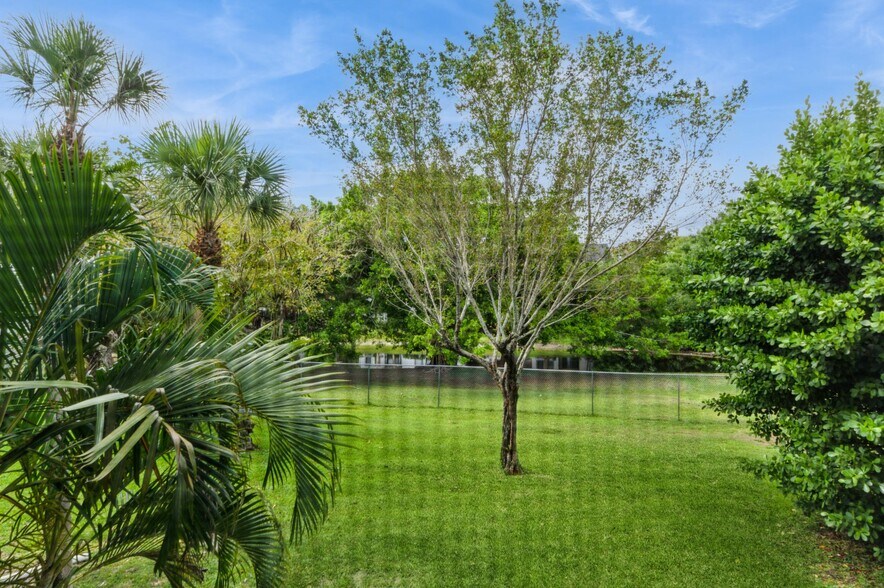 Building Photo - 10173 Mangrove Dr