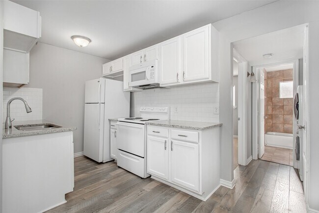 Building Photo - 4931 Junius St